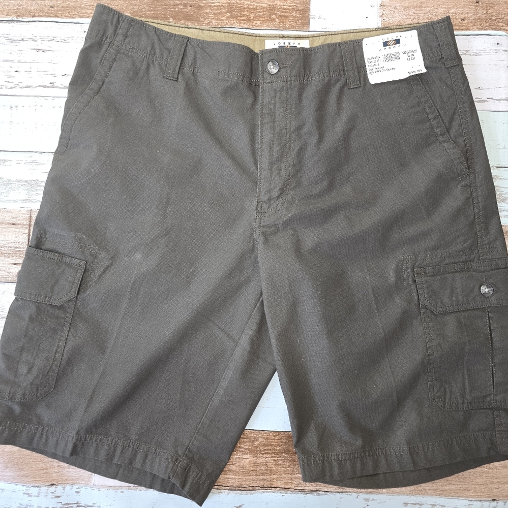 Joseph Abboud Cargo Shorts (US 38" Waist)